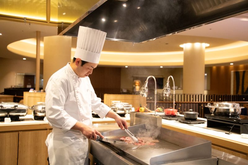 【毎週土曜限定】Weekend Dinner Buffet (ソフトドリンクバー付き/90分)